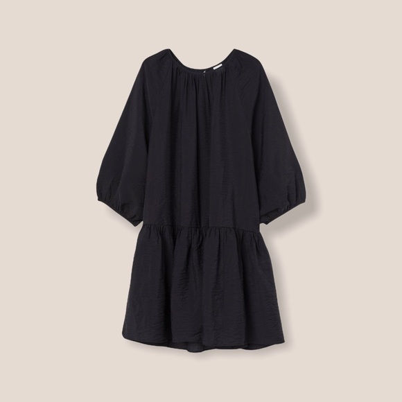 H&M Dresses & Skirts - H&M Balloon-Sleeved Skater Black Dress Size Medium​